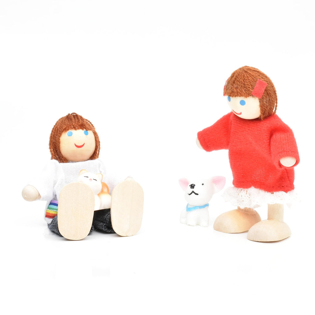 Wooden Dollhouse Dolls Family Set of 7 Miniature Figures and 2 Pets Z916