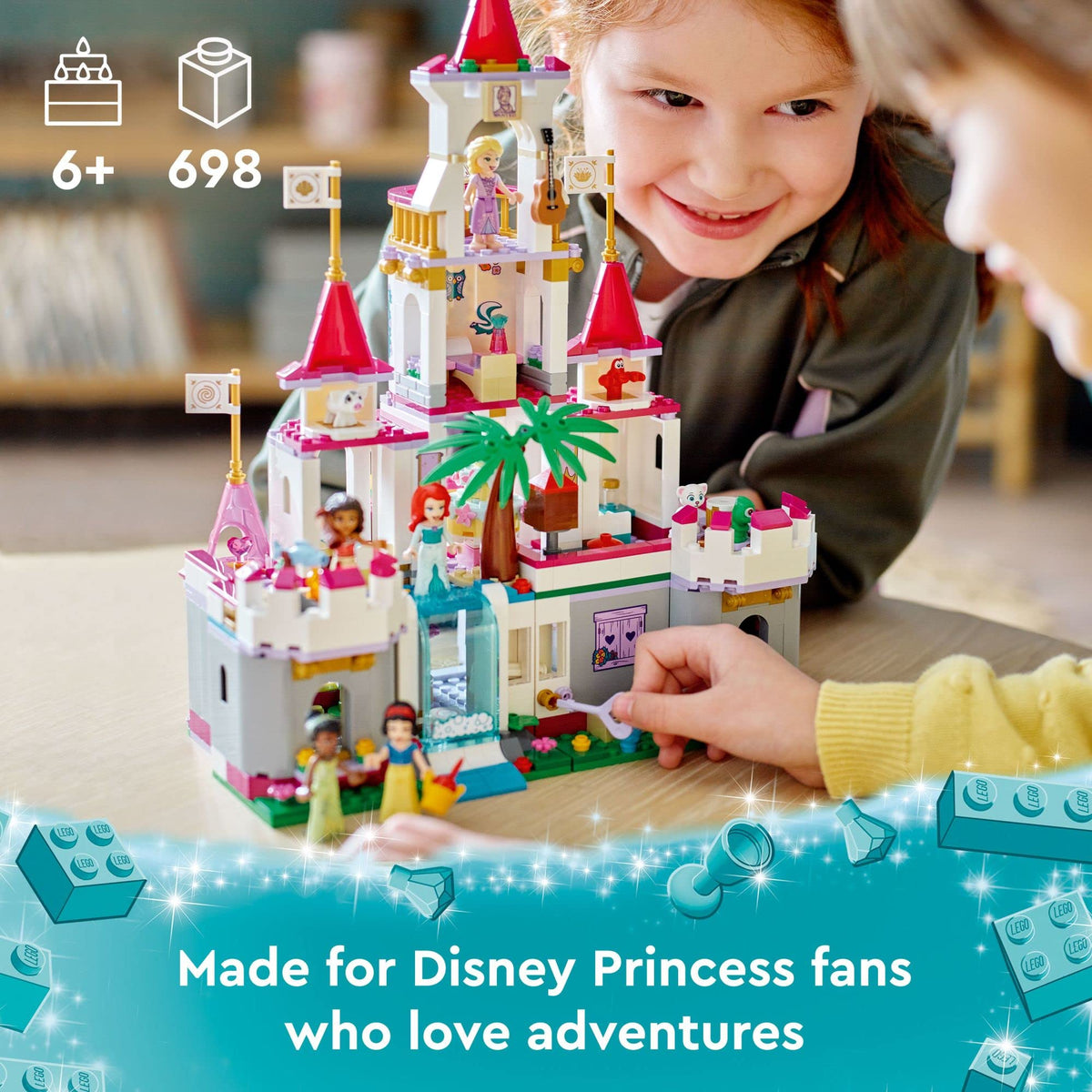 Disney Princess Castle Building Toy with 5 Mini-Dolls T81737